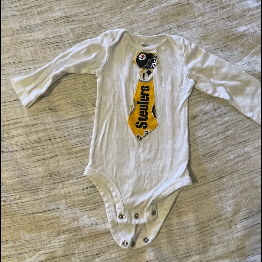 Pittsburgh Steelers onesie with sewn in tie